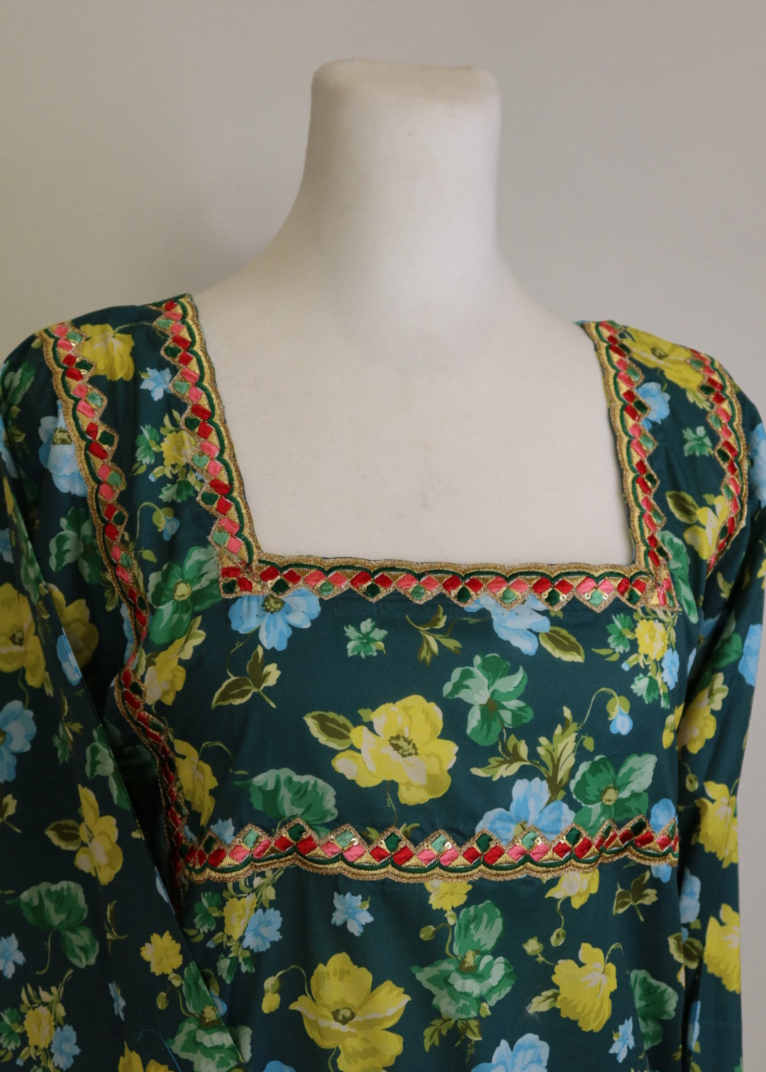 Framed Floral Mukhawar