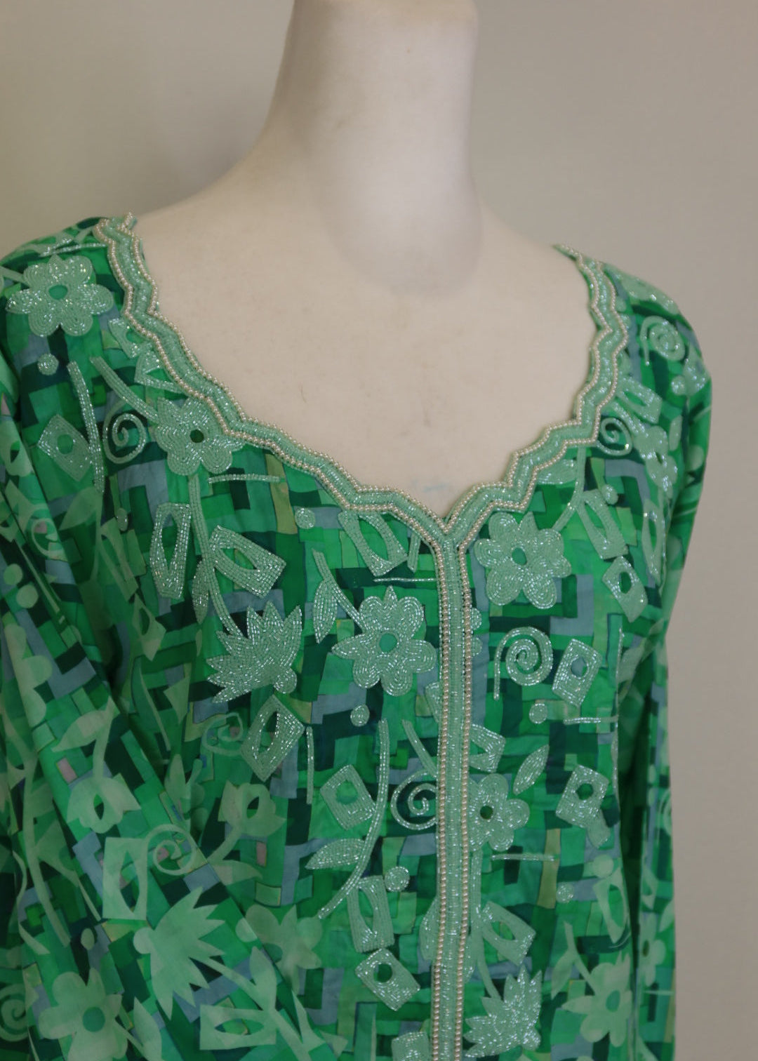 Emerald green Mukhawar